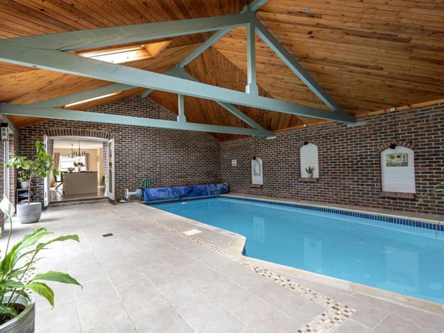 Large Coastal Cottage, Private Indoor Pool, Hut Tub, Sauna And Steam Pod Weymouth Ngoại thất bức ảnh